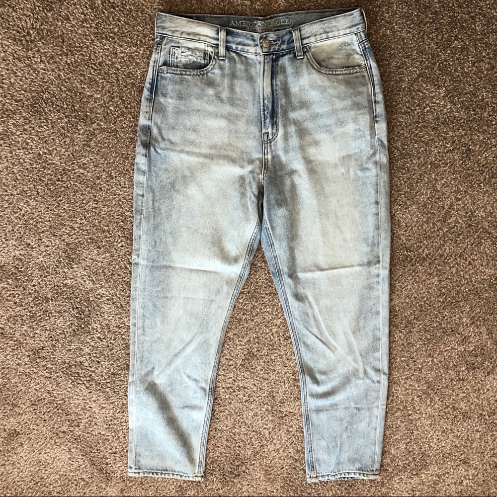 American eagle light wash mom jean